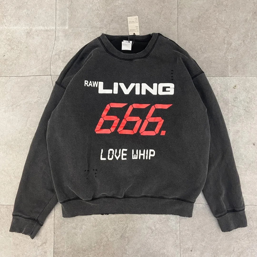 New arrival🆕SAINT MICHAEL retro washed, distressed, heavyweight round neck plus velvet loose pullover sweatshirt long-sleeved shirt Fabric: 420g Style number: SM601 Size: S-M-L-XL Color: Black Price: P198